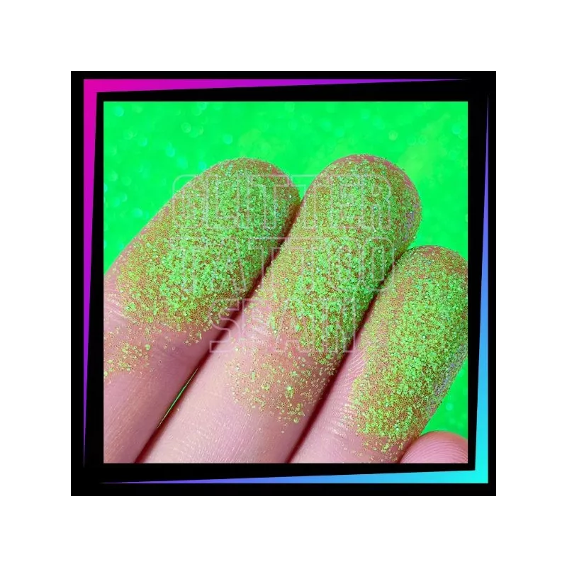 Paillettes cosmétiques Vert Néon UV 008 Hex pour tatouages pailletés et maquillage du visage ou du corps.